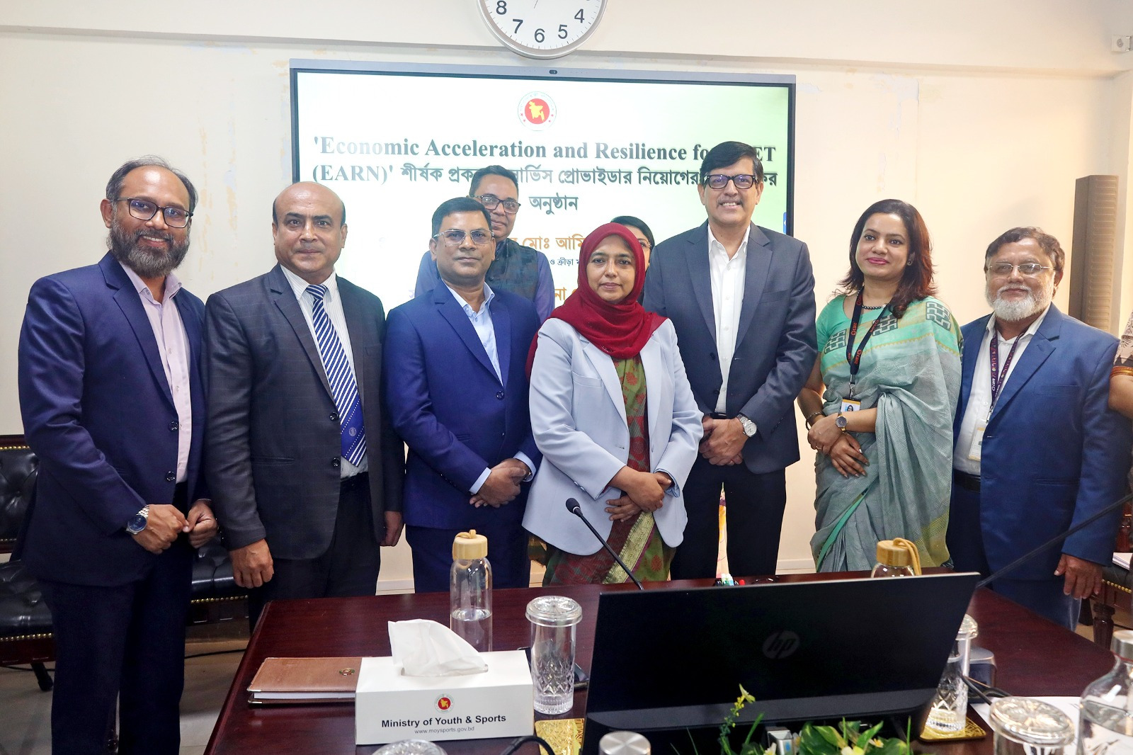 সার্ভিস প্রোভাইডার নিয়োগের চুক্তি স্বাক্ষর অনুষ্ঠানের কিছু স্মরণীয় মুহুর্তের ছবি
